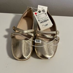 Zara Girls Gold Ballet Flats. U.S. Size 11 Kids. New With Tags.